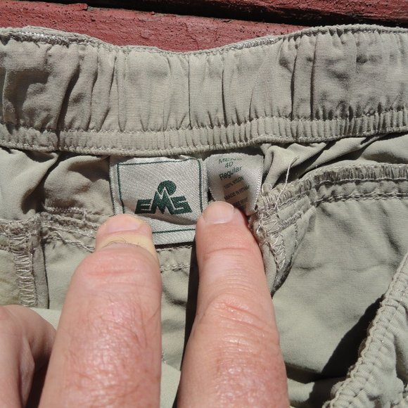 EMS Eastern Mountain sports Convertable cargo style pants/shorts 40R~EUC… - Picture 6 of 6